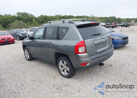 2011 Jeep Compass из США, поврежденный, VIN 1J4NT1FB5BD221417
